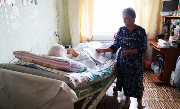 Вопрос жизни и смерти: в Кирове неизлечимый пациент может лишиться зондового питания