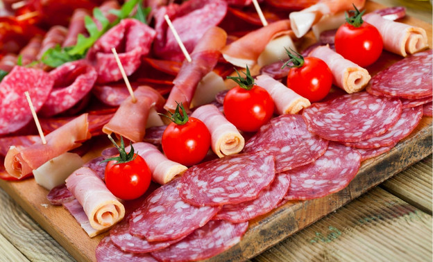 Как покорить мужчину вкусным ужином: праздничные идеи от фирменных магазинов «Дороничи»