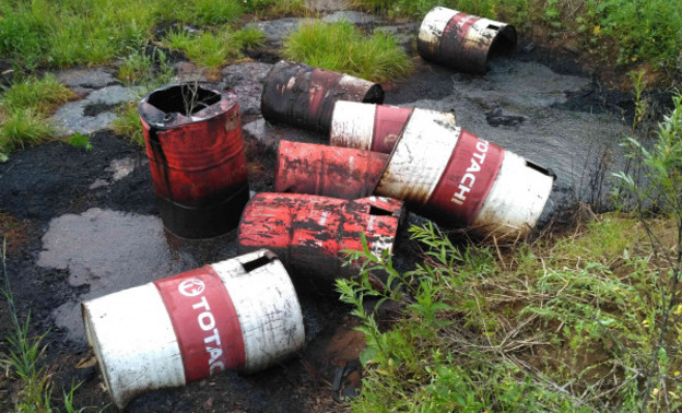 Полиция ищет виновника свалки нефтепродуктов в Кирово-Чепецком районе