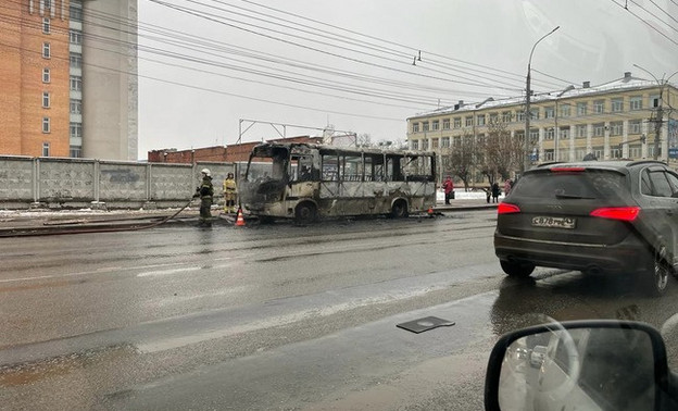 Расследованием причин возгорания автобуса в Кирове займётся прокуратура