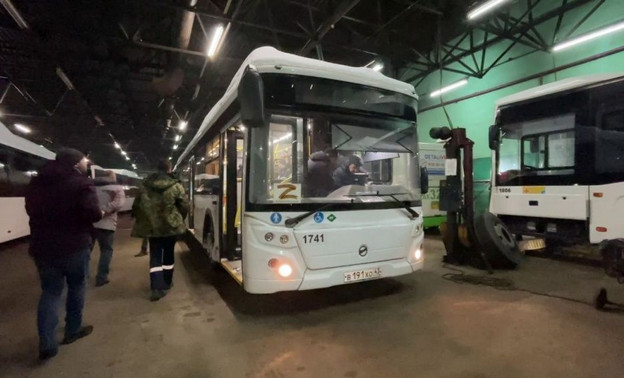 Первые восемь арендованных АТП автобусов вышли на маршруты в Кирове