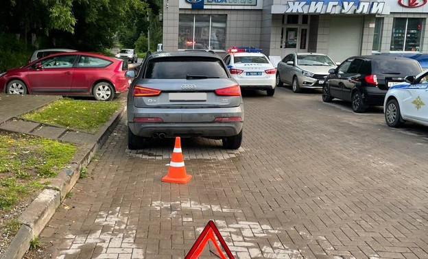 В Кирове иномарка сбила двух пешеходов