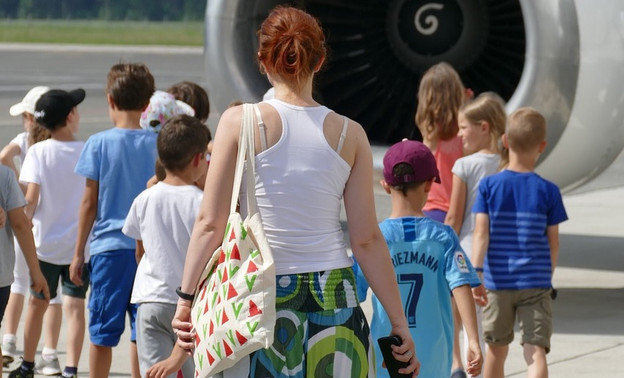 В России планируют изменить правила выезда детей за границу