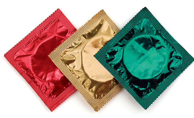 Кировская область в опасности: прилавки грозят заполонить поддельные презервативы