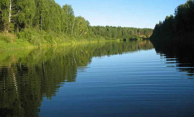 На берегу реки нашли пенсионерку из Даровского района. Её искали два дня