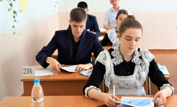 Кировские школьники вновь получили 100 баллов на ЕГЭ по нескольким предметам