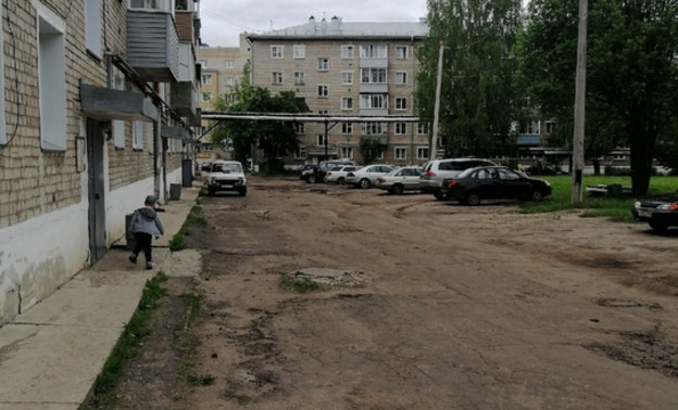 Жители Нововятска своими силами благоустроят территорию у дома