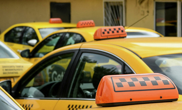 Таксисты могут получить лицензию на портале госуслуг
