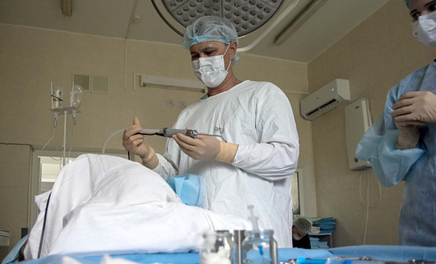 Кировские врачи помогли мужчине, который страдал заложенностью носа 15 лет