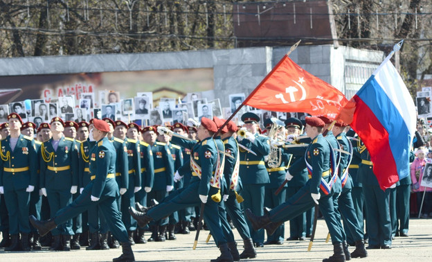В Кирове начались репетиции парада Победы