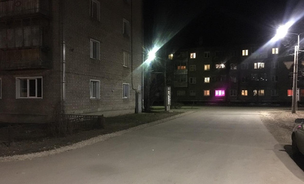 В Кирове неизвестный водитель сбил женщину и скрылся: пострадавшую госпитализировали в тяжёлом состоянии