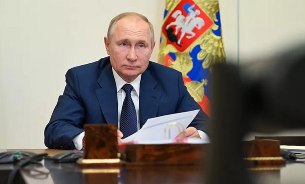 Владимир Путин подписал указ о вручении госнаград двум кировчанам