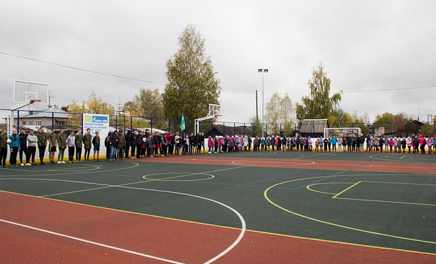 В Кирове и в шести районах области открылись новые многофункциональные спортплощадки