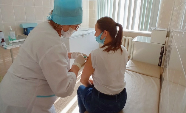 В России разработали вакцину от нового штамма COVID-19 «дельта-омикрон»