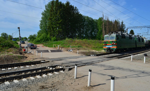 В выходные перекроют железнодорожный переезд в Нововятске