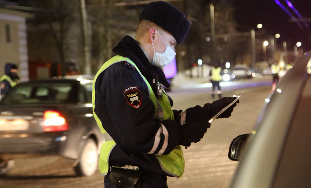 В праздничные выходные в Кировской области произошло 12 ДТП. 3 человека погибли и 16 получили травмы