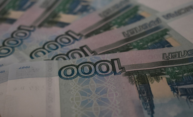 В Омутнинске женщина украла у пенсионерки деньги и заменила их купюрами «банка приколов»