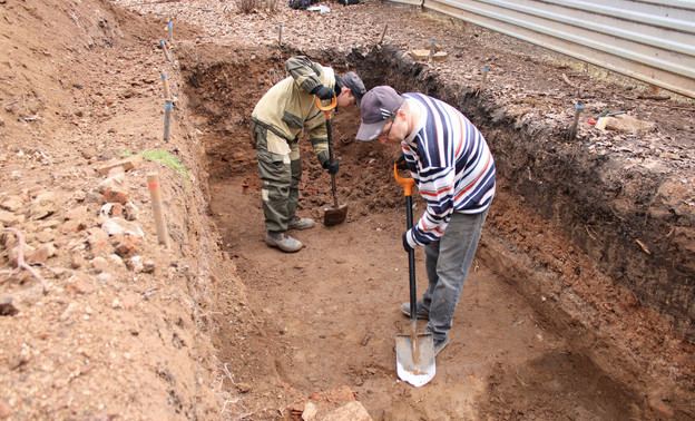 В Котельниче во время раскопок обнаружили фундамент Троицкого собора