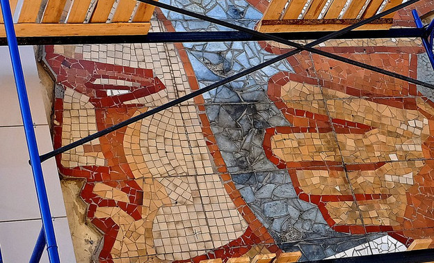 На карту Кирова нанесли места с интересными мозаиками, сграффито и барельефами