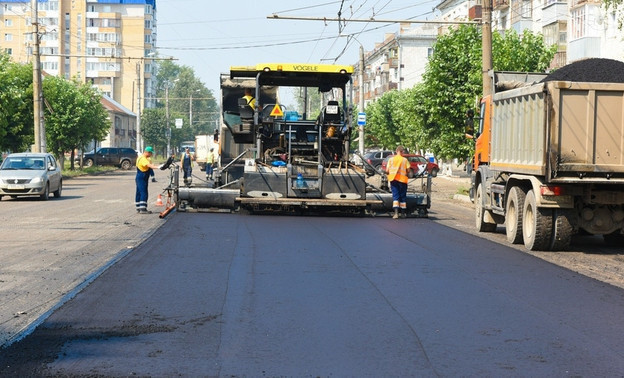 ГДМС и «Вятавтодор» поделили контракты на строительство улицы Сурикова