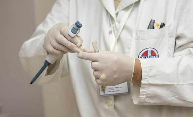 Медики, заразившиеся коронавирусом, получат страховые выплаты