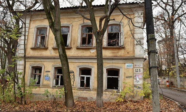 В Кирове купили заброшенный дом 1900 года постройки