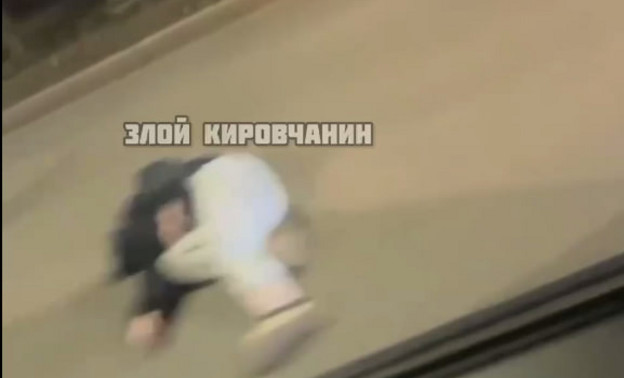Пьяный водитель сбил девушку на улице Воровского в Кирове