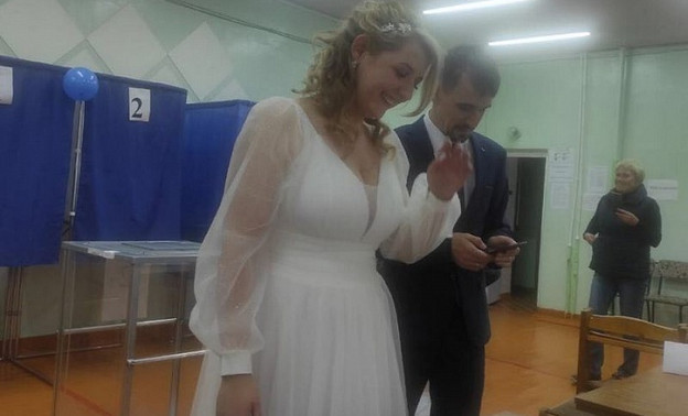 Молодожёны из Вятских Полян проголосовали в день свадьбы