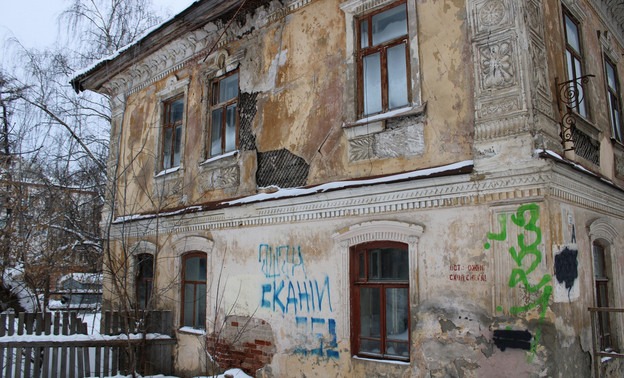 На улице Преображенской обследовали разрушающийся дом Ф.Л. Ездакова