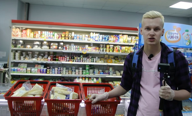 В кировском магазине активисты нашли три корзины просроченных продуктов