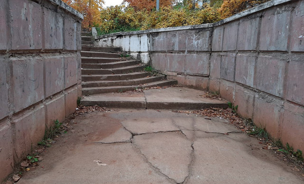В Кирово-Чепецке отремонтируют лестницу за 2,5 миллиона рублей