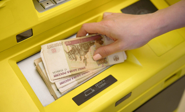 В Госдуме поддержали лимит на внесение наличных в банкомат