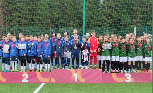 Команда «Факел-ВятСШОР» стала серебряным призёром всероссийского турнира по футболу