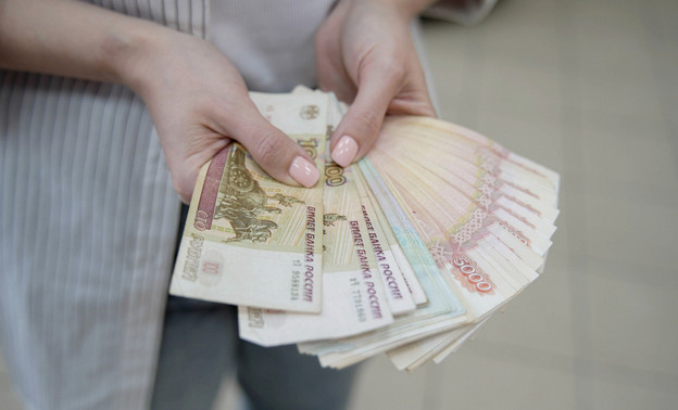 Кировские мамы получают «зарплату» за рождение первенца