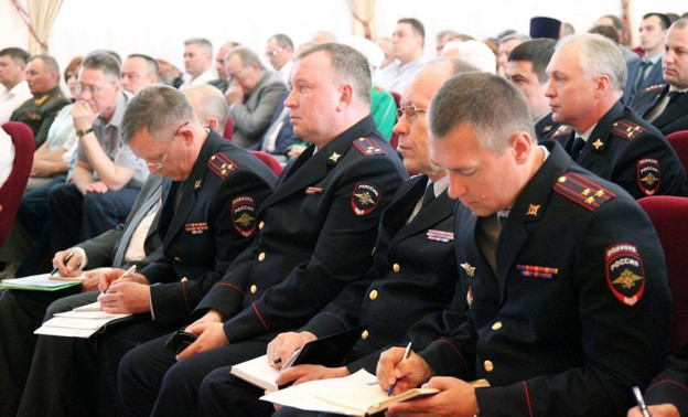 В Кировской области назначили новых руководителей подразделений наркоконтроля и миграционной службы