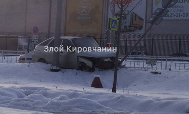На улице Ивана Попова произошло жёсткое ДТП