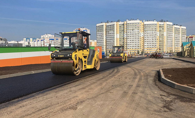 На новом участке Чистопрудненской уложили верхний слой асфальта