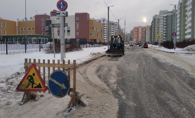 В Кирове за ближайшие два дня вывезут снег с 15 улиц