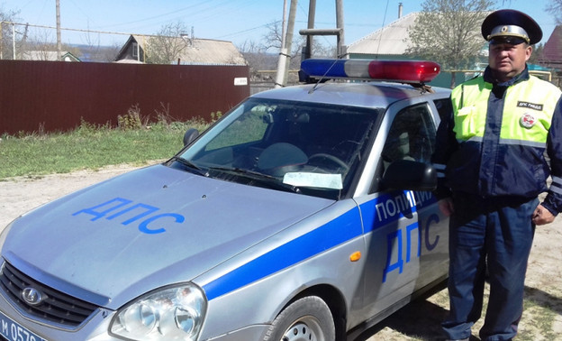 В Малмыжском районе автоинспекторы спасли из огня трёх человек