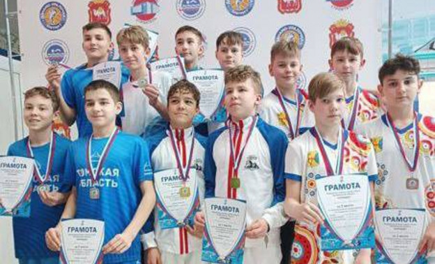 Юные кировчане завоевали 12 медалей на соревнованиях по подводному спорту