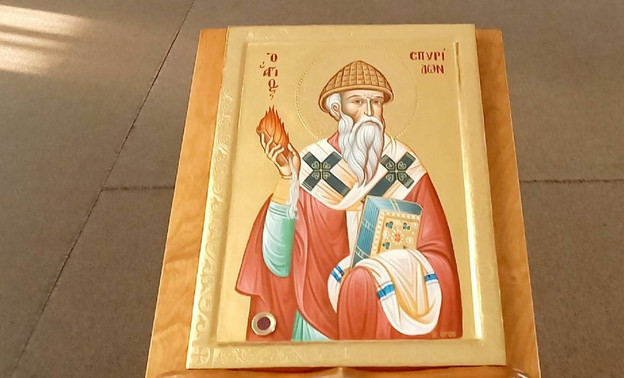 В кировский монастырь привезли уникальную икону из Греции