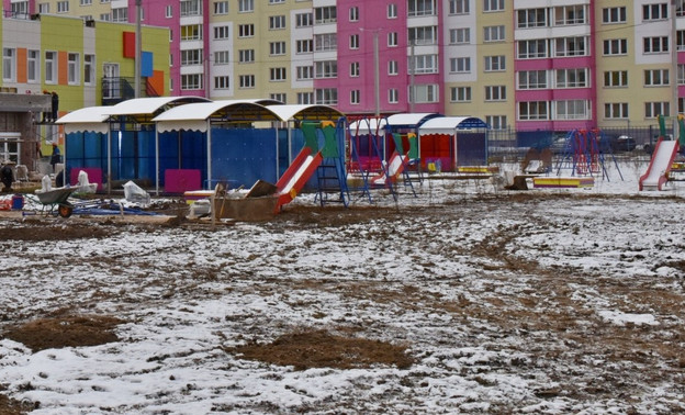 У новых детсадов в Кирове обустроят газоны, поставят скамейки и качели