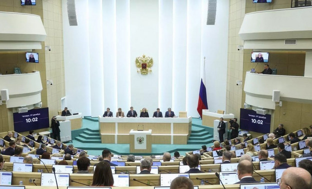 Совет Федерации одобрил закон о конфискации имущества за фейки об армии
