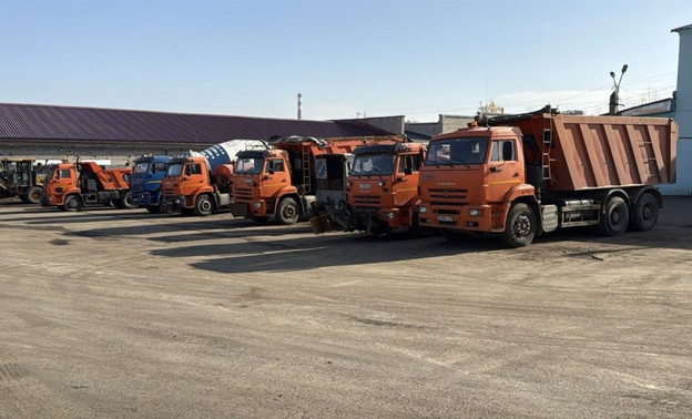 В Кирове начали готовить технику к зимним снегопадам