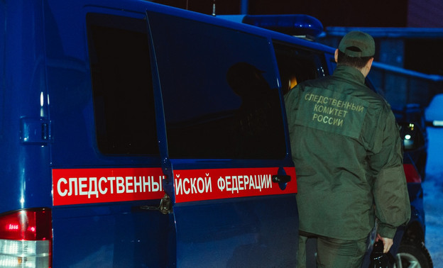 В Кирове в машине нашли изрезанное тело женщины