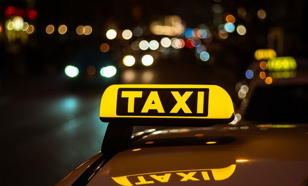 Когда выгоднее заказать такси в новогоднюю ночь?