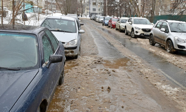 В Кирове прорвало водопровод: затопило центральные улицы