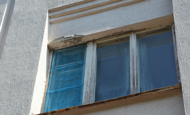 На улице Герцена в Кирове девушка упала с 7 этажа