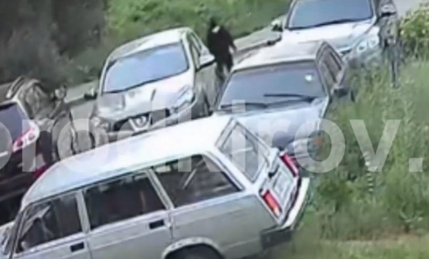 В Кирове неизвестный поджёг автомобиль Nissan Qashqai