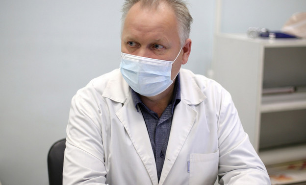У кировского хирурга, заболевшего коронавирусом, выявили 80-процентное поражение лёгкого